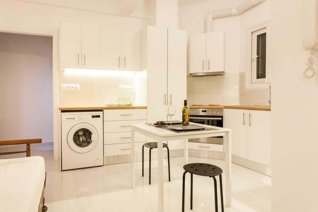Classy Private Double Rooms In Apartment Next To Acropolis Athena Bagian luar foto